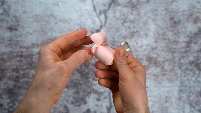 Guess GUACCSILGLLP Silicone AirPods 1/2 tok rózsaszín 3700740463802 смотреть онлайн