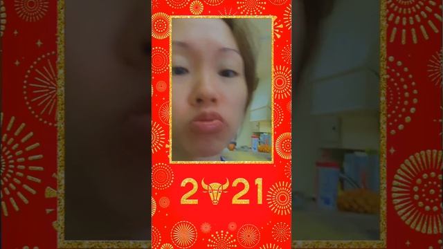 Eating whole red apples on Lunar New year for luck смотреть онлайн