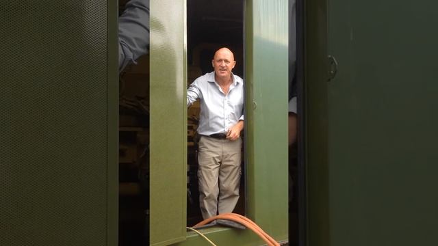 CATERPILLAR 3512 GENERATOR PART 1-Dave Brew of Runswell Machinery смотреть онлайн