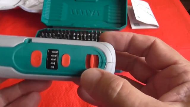 Аккумуляторная отвертка TOTAL TSDLI0406 смотреть онлайн