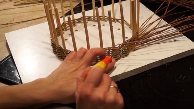 Русская ива - Урок 4. Послойное плетение. смотреть онлайн