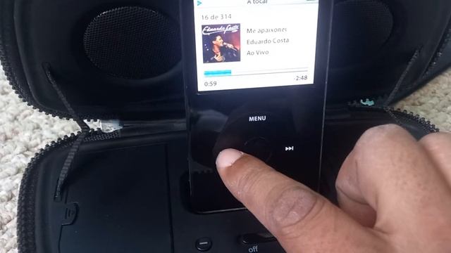IPOD CLASSIC 30GB CABO DE DADOS ORIGINAL CAIXA iHOME COM BASE APLLE E CARREGADOR APPLE ANUNCIADO M смотреть онлайн