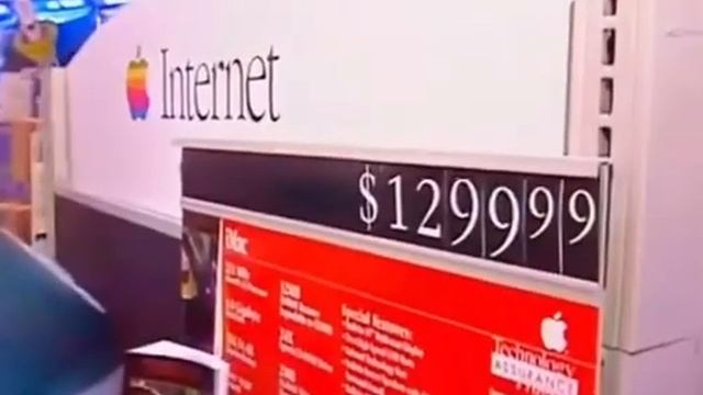 Buying the new iMac on launch date, 1998 смотреть онлайн
