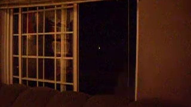 who is dancing at my window?!?!?!?!? смотреть онлайн