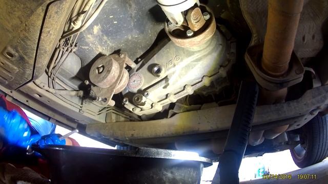change transfer case oil in a 2005 jeep grand cherokee laredo FHD0035 смотреть онлайн