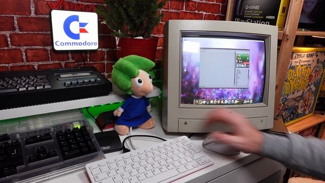 Playing Christmas Games On Pimiga 3.0 X64 Using A Phillips CM8833 MK2 CRT Monitor (Pi 400) смотреть онлайн