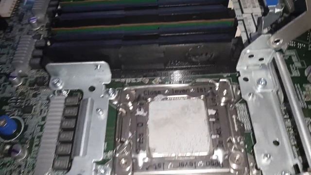 #32 vidéos de déballage et présentation du server HP ProLiant DL380p g8 смотреть онлайн