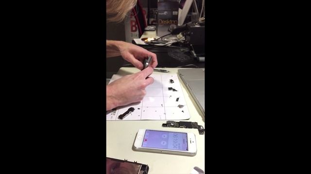 iPhone 4s OEM Speed Run смотреть онлайн