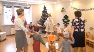 Хоровод  "Блестят на елке бусы"