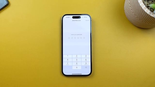 How To Manually Download & Install iOS Update on iPhone14 Pro смотреть онлайн