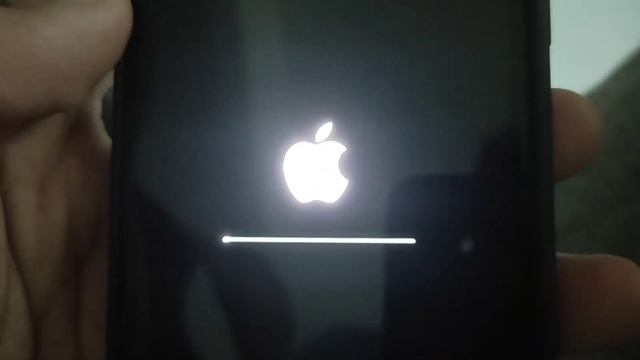 iOS 16.1.2 is Out | Installing on my iPhone X смотреть онлайн