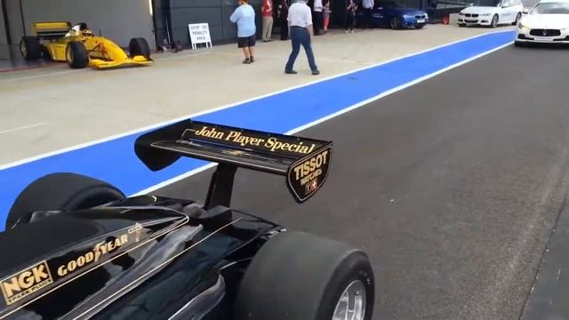 2014 Silverstone Classic Historic Grand Prix Parade Stirling Moss F1 Maserati Ferrari Aston Martin смотреть онлайн