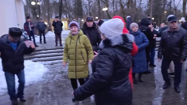 25.12.23г..."СИБИРЯЧКА"... Сергей Ноябрьский... звучит на танцполе в Гомеле.. смотреть онлайн