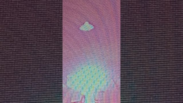 UFO APPEARS OUTSIDE MY BEDROOM WINDOW, LAS CRUCES NEW MEXICO... смотреть онлайн