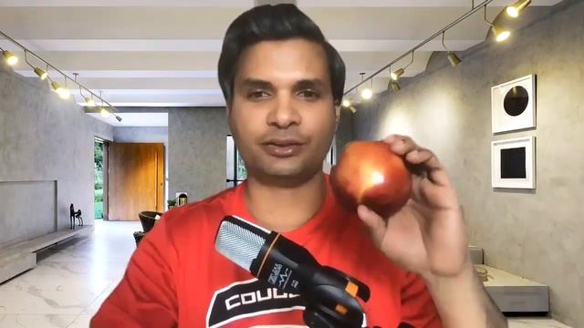 Eating Apple ? Be Careful! смотреть онлайн