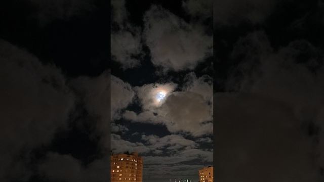 Полнолуние #луннаяночь #красиваялуна #луна #лунныйсвет #красиво #полнолуние смотреть онлайн