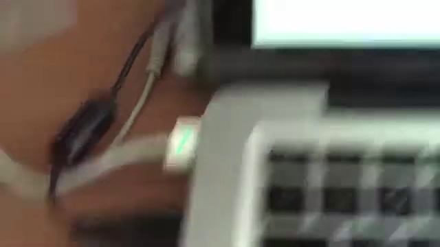 Zero Mu iPod Shuffle Bug смотреть онлайн
