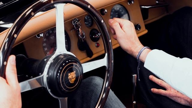 JAGUAR XK 120 смотреть онлайн