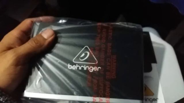 Interface Behringer U--Phoria UMC22 (Unboxing) смотреть онлайн