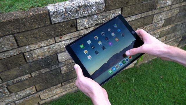 iPad Air 3 in 2024 Review - Bargain Underdog?? смотреть онлайн