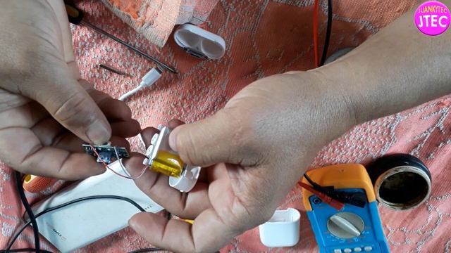 🤳airpods i12 TWS,la caja y un auricular no encienden(SOLUCIÓN) | carga nula o fría sin carga смотреть онлайн