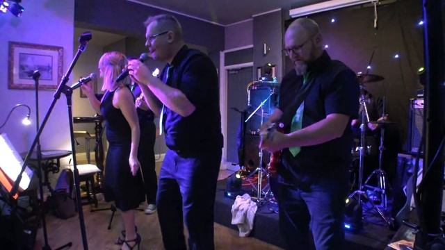 The Treble Fours With The Wonderful Sammie Mac @ The Tavern Derby Oct 2018 смотреть онлайн