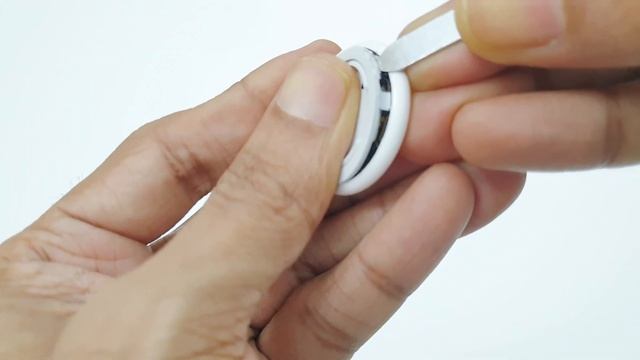 Apple AirTag Disassembly - What's Inside? смотреть онлайн