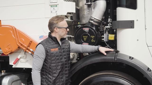 Mack LR Residential Front Loader Part 2 - Cab & Chassis смотреть онлайн