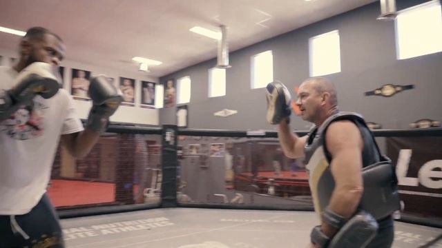 Coach Wink reviews AURA T17 Thai Pad смотреть онлайн