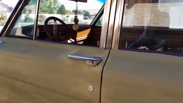 1984 Jeep Grand Wagoneer смотреть онлайн