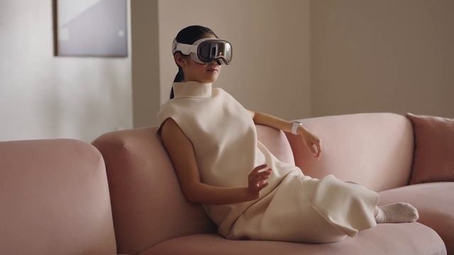 Introducing Apple Vision Pro: Apple’s first spatial computer смотреть онлайн