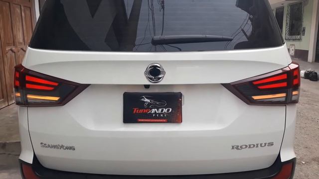 Modificacion faros posteriores SSANGYONG RODIUS 2015 - PERÚ смотреть онлайн