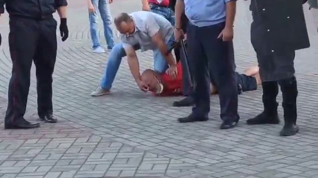 Minsk, Belarus, 11 augustus 2020 смотреть онлайн