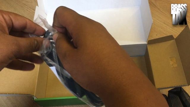 "Kinect Adapter Unboxing" @BrassTax смотреть онлайн