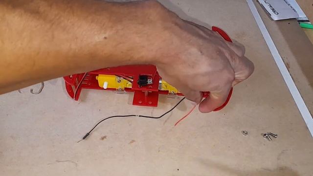 Carro controlado por Bluetooth usando Arduino uno, Bluetooth hc-05 y Shield Driver L293D смотреть онлайн