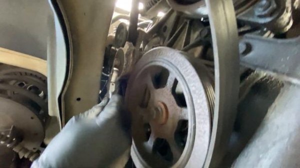 2003 Chrysler Town & Country belt Dodge Caravan 3.3L belt / belt tensioner replacement.