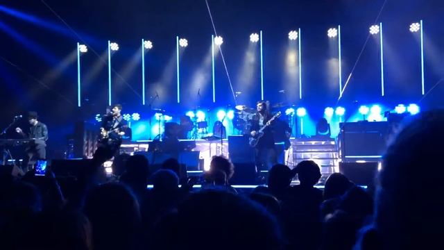 Mumford & Sons - Tompkins Square Park (Leeds - First Direct Arena) 12.12.15 смотреть онлайн