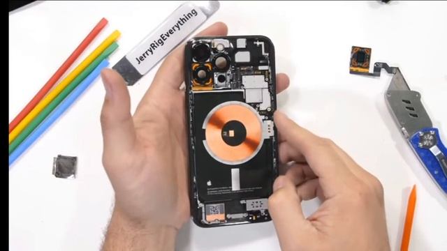 У iPhone 13 Pro Max внутри ДВА секрета?! - Срывать! смотреть онлайн