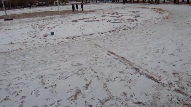 Логотип Apple примерно 20 на 20 метров!!!!! смотреть онлайн