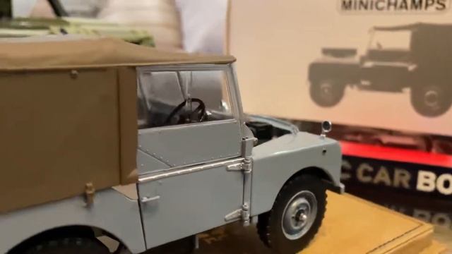 Minichamps 1/18 - Land Rover Series 1 смотреть онлайн