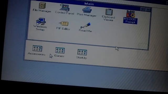Windows 3.1 running on Airis Kira N7000 (emulated under DosBox) смотреть онлайн