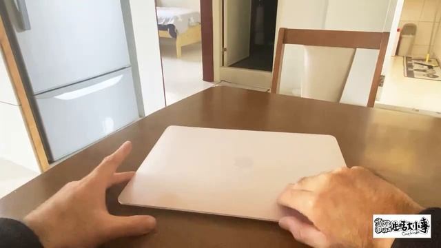 Mac-book 霧面保護殼+筆電包 смотреть онлайн
