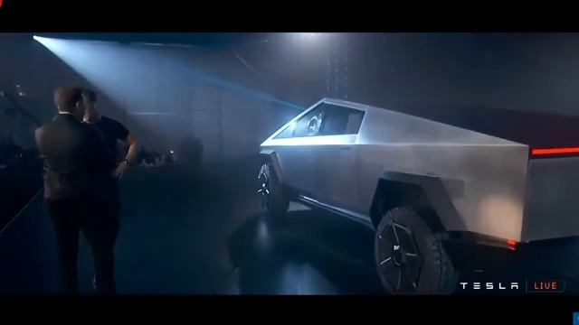 Guy BREAKS windows of the NEW Tesla CyberTruck! (CRINGE MOMENT) смотреть онлайн