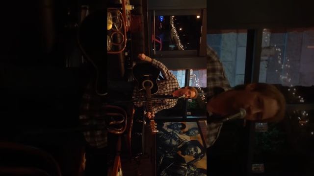 Dave singing She Came in through bathroom window смотреть онлайн
