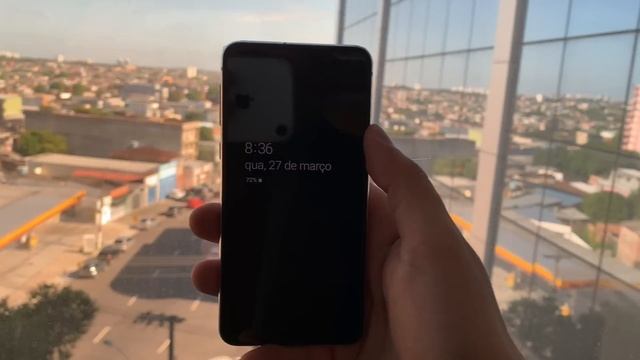 iPhone XR x Galaxy S10e - Samsung humilhou?? смотреть онлайн