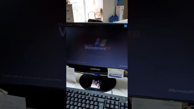 Windows XP keep on Restarting смотреть онлайн
