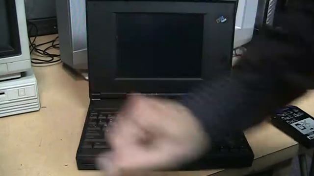 1994 IBM ThinkPad 360C laptop смотреть онлайн