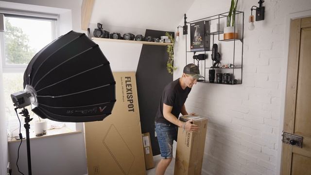 New Modern HOME OFFICE Set Up | Flexispot EQ5 Desk | S3 E2 - House Renovation смотреть онлайн