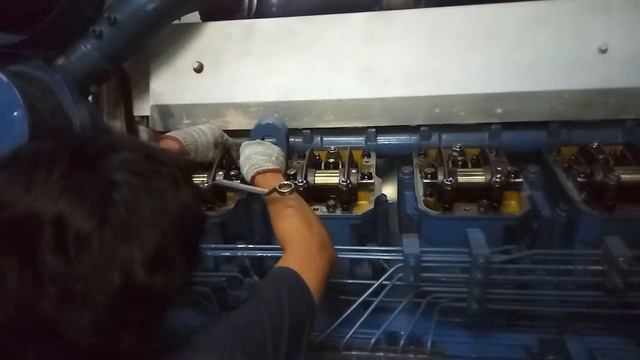 Change Oil Mitsubishi Generator series/Model S16R смотреть онлайн