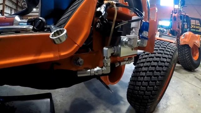 Kubota B2601 TLB / third function valve installation смотреть онлайн